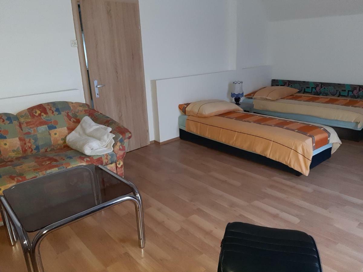 Privatzimmer Roland Hutten Εξωτερικό φωτογραφία