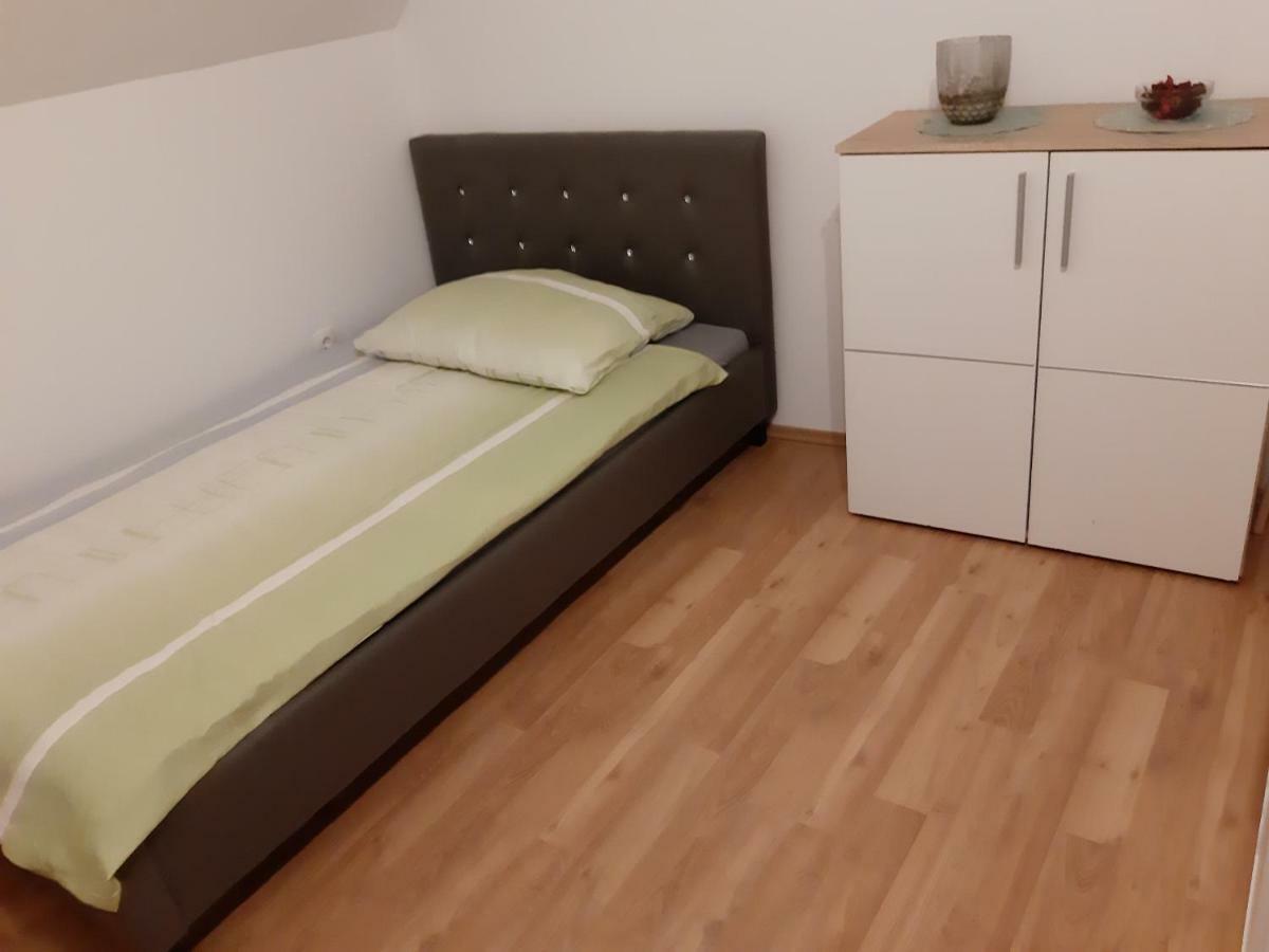 Privatzimmer Roland Hutten Εξωτερικό φωτογραφία